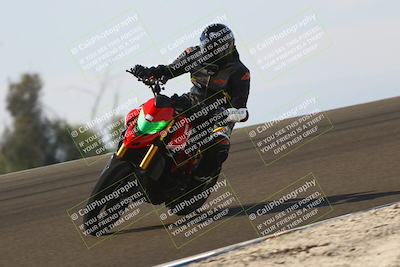 media/Nov-02-2025-Lets Ride (Sun) [[f7a3caa734]]/C Group/1140am (Turn 2 Inside)/